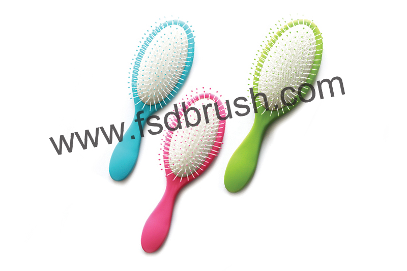29# Hot wet hairbrush set