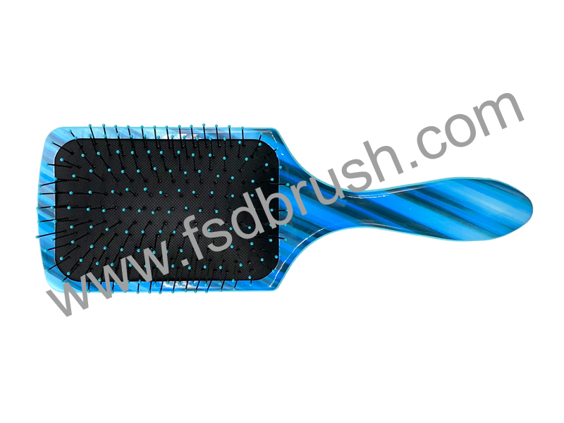 DETANGLING HAIRBRUSH