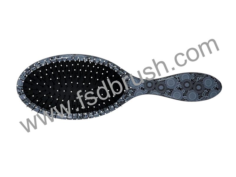 DETANGLING HAIRBRUSH