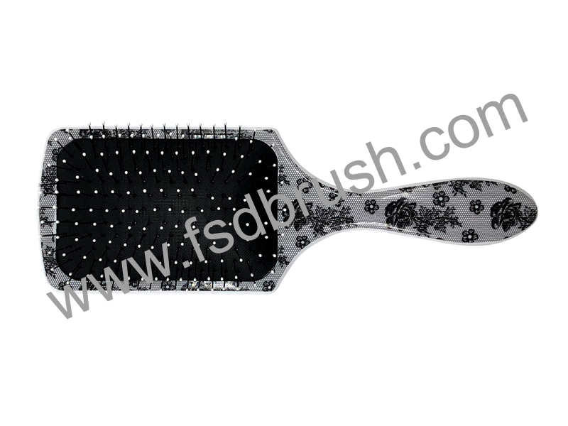 DETANGLING HAIRBRUSH